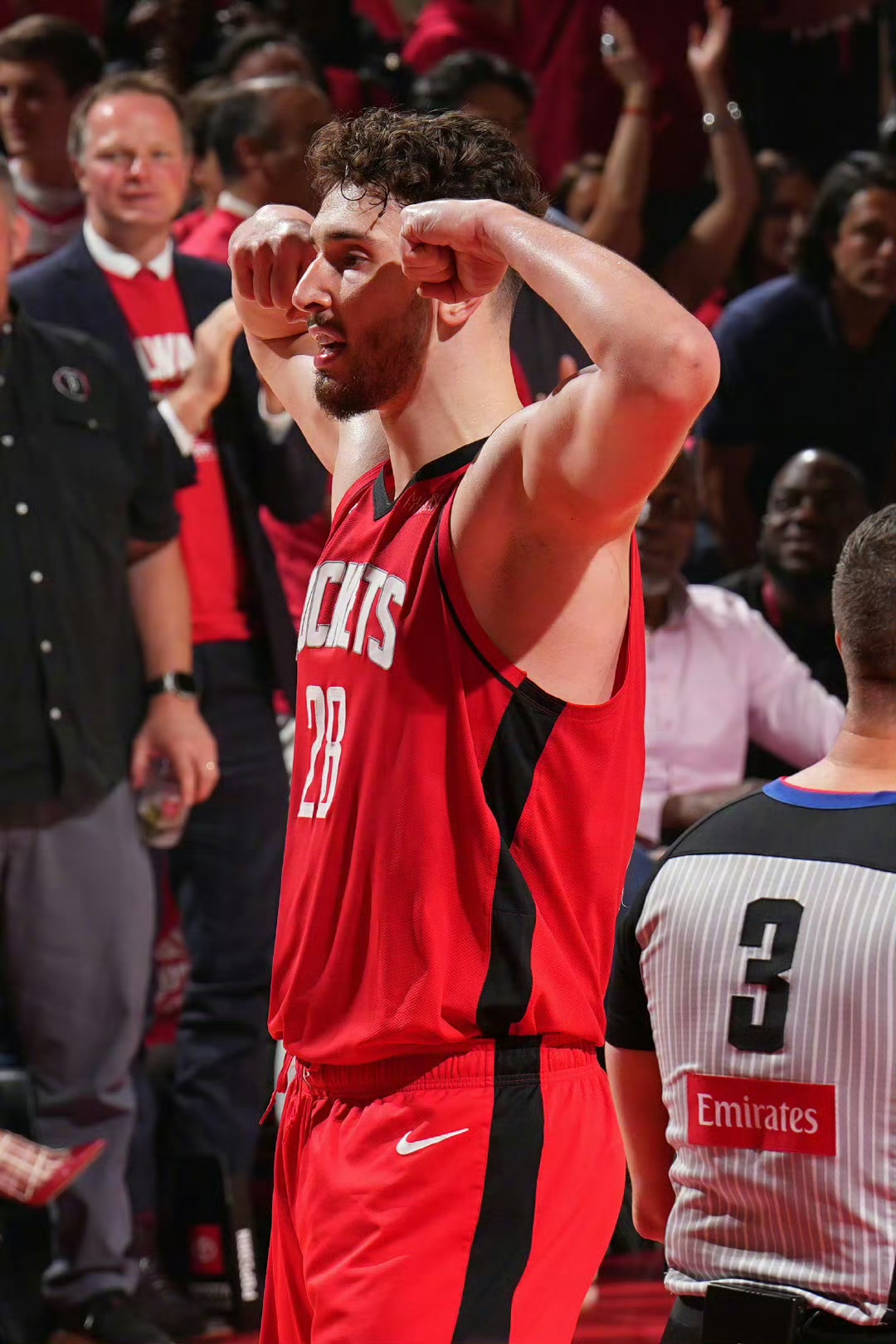 体育平台-里程碑夜金州勇士绝杀压哨,NBA总决赛国际比赛日刷纪录,压力陡增,细节决定成败的简单介绍