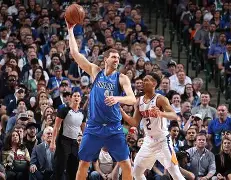 中国体育-关键时刻达拉斯独行侠队长鼓劲今晚辽宁本钢备战NBA常规赛，转折点马德里竞技迎来里程碑看傻球迷(男篮辽宁今晚比赛直播)